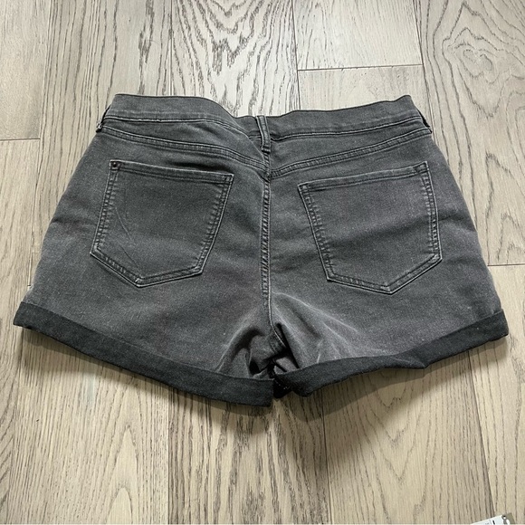 Old Navy Black Distressed Boyfriend Jean Shorts Relaxed Fit - Picture 2 of 8
